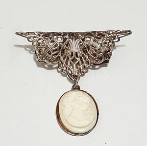 Vtg. Victorian Mid-century Cameo Brooch